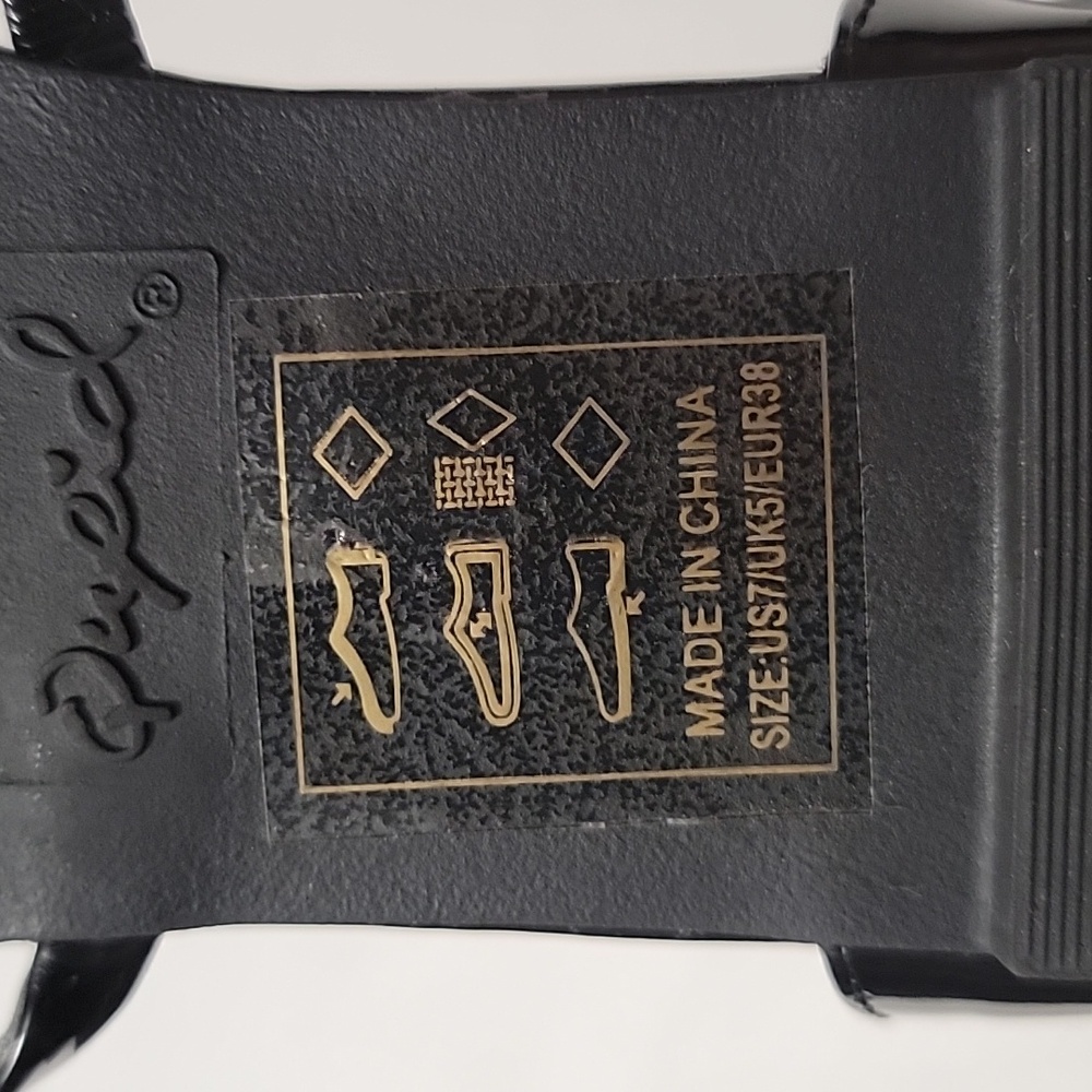 Qupid Black Strappy Sandals Size 7 Like New - Picture 9 of 9